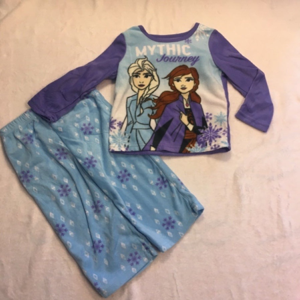 New Disney frozen pajamas‎ 2T